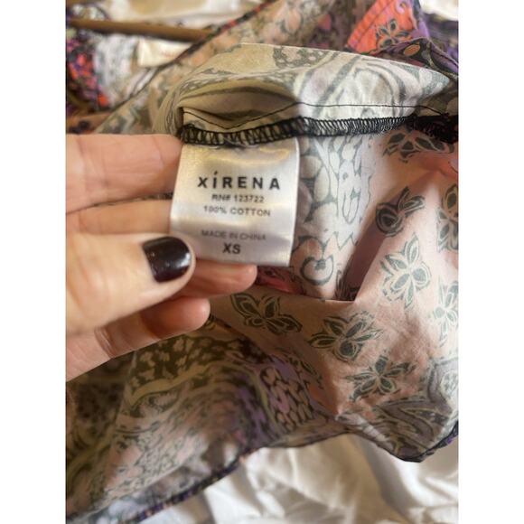 Xirena Floral Top XS Purple Red Print Puff Sleeves 100% Cotton Split Neck - Picture 6 of 6